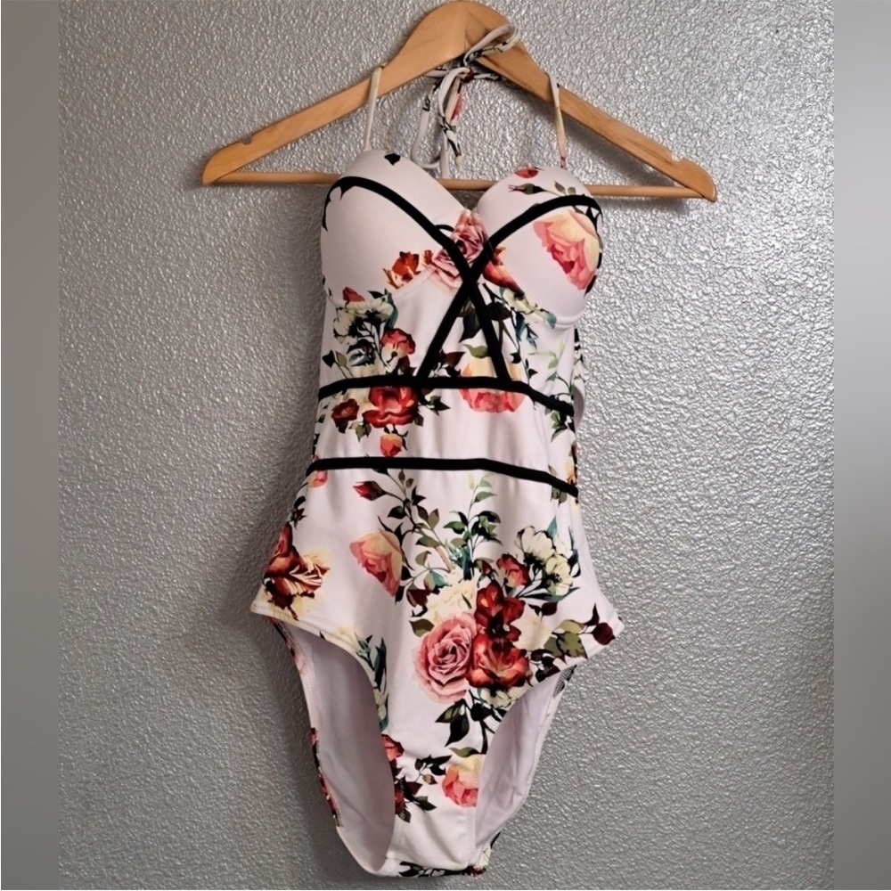 Cupshe NWT White Floral One Piece Swimsuit    Size L